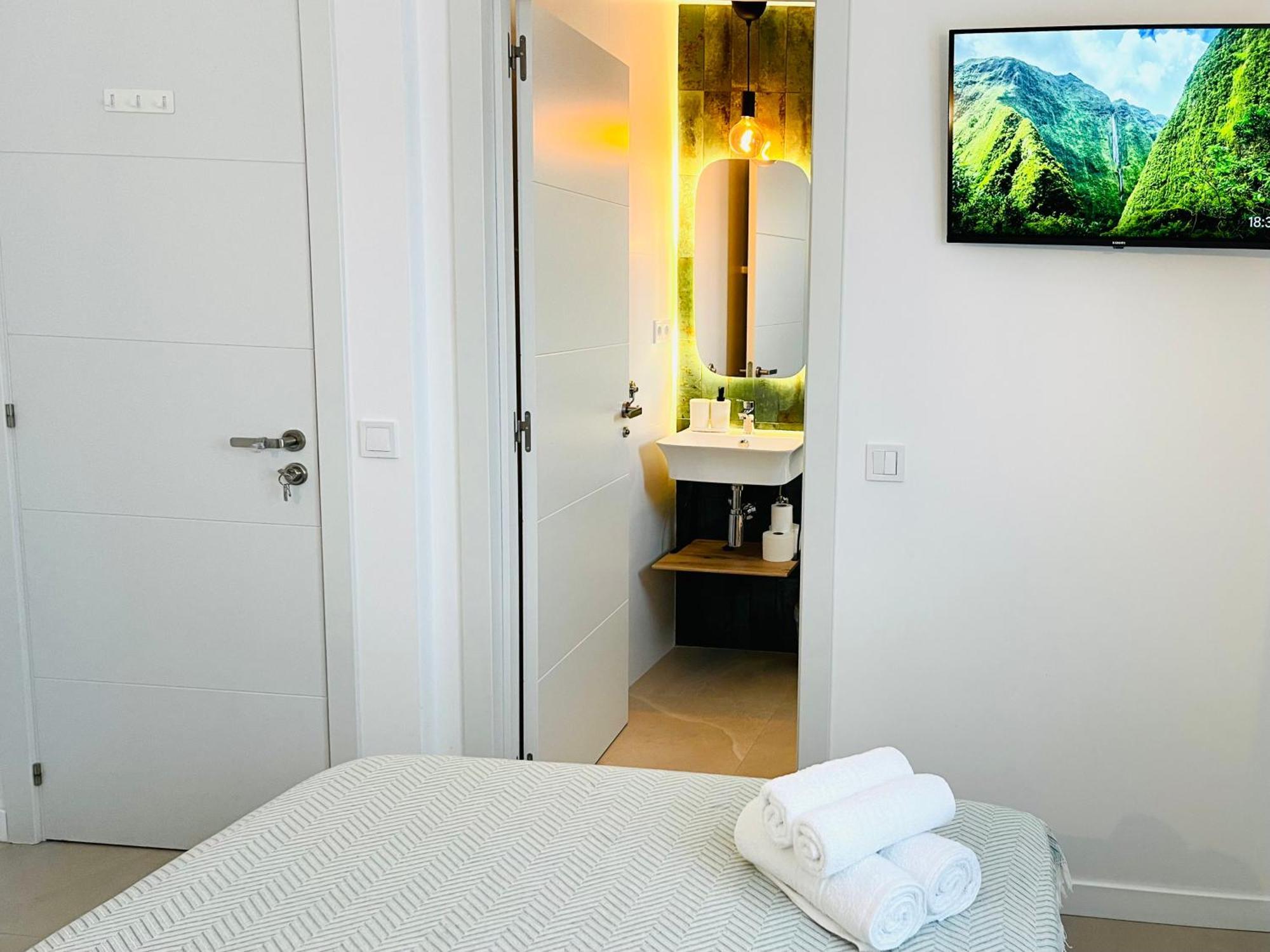 Solaz Malaga, Shared Apartment Málaga Exterior foto